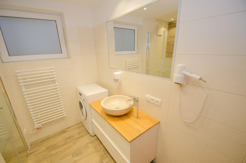 Appartementhaus Lake View By All In One Apartments 젤암제 외부 사진
